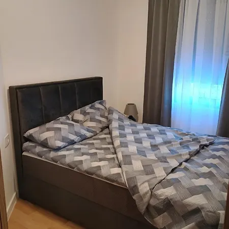 Apartment Square 1